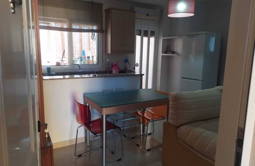 Los Puertos Appartement | Apartamento 2 dormitorios, gran patio. A 60m del mar. Piscina y Parking cerrado