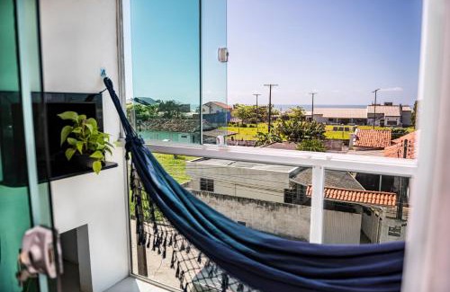 Vila Nova Appartement | Apartamento a 500m da Praia com Vista do Mar, Ar-Condicionado, Churrasqueira, Rede de Descanso e Cozinha Completa
