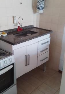 Enseada Appartement | Apartamento a cinco quarteirões da praia da enseda