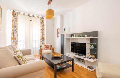 Capuchinos Appartement | Apartamento Capuchinos Centro by Renthas