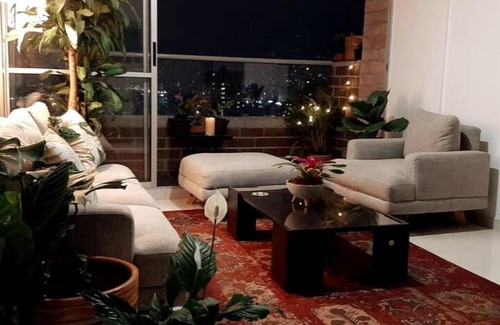 Sabaneta Maison | Apartamento compartido con anfitrión, habitación con o sin baño privado y vistas preciosas de la ciudad
