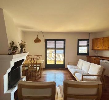 Montsonis Appartement | Apartamento con chimenea - Golfes Cal Gravat