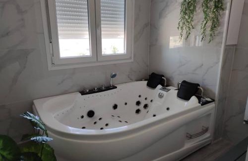 La Almozara Appartement | Apartamento con Jacuzzi El Rincón de las Delicias