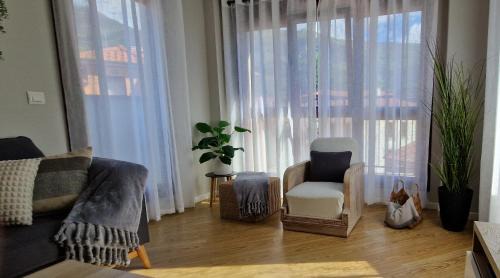 Panes Appartement | Apartamento Deva Silva by Casas de Los Picos