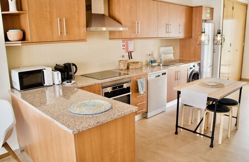 Algoz Copropriété | Apartamento Duplex, Amplo e Moderno, com Todas as Comodidades a 10 min da Praia