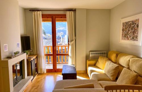 Benasque Appartement | Apartamento en el centro de Benasque con piscina