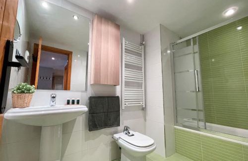 Benasque Appartement | Apartamento en el centro de Benasque con piscina