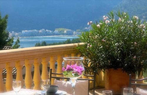 Soller Appartement | Apartamento en el Puerto de Sóller con gran terraza privada y vistas al mar. Piscina comunitaria. Localizado en un zona tranquila y muy soleada. Wifi gratis disponible. Parking.