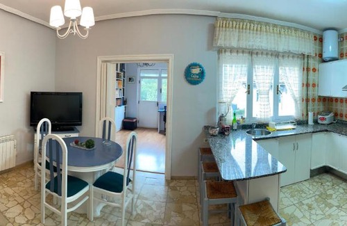 Figaredo Appartement | Apartamento en entorno natural, La biblioteca