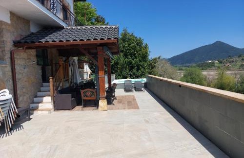 Nabarniz Appartement | Apartamento en pleno corazón de Urdaibai con piscina y muy cerca de las playas