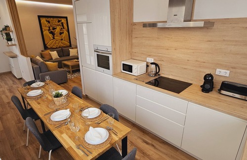 Badalona Appartement | Apartamento Premium Ideal Familias y Grupos muy Cerca de Barcelona