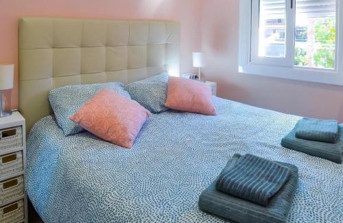 Nou Barris Appartement | Apartamento privado en el centro de Barcelona, ideal para familias y parejas, capacidad hasta 5 personas - ES-180-280