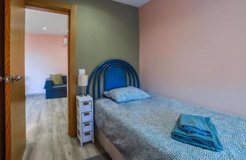 Nou Barris Appartement | Apartamento privado en el centro de Barcelona, ideal para familias y parejas, capacidad hasta 5 personas - ES-180-280