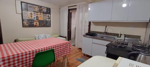 Centro Appartement | Apartamento térreo com ar condicionado e 2 suítes bem localizado