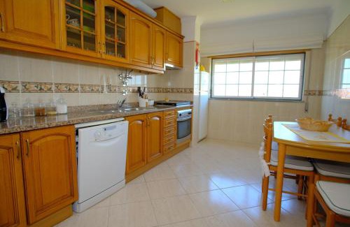 Ferreiras Appartement | Apartamento T2 em condomínio fechado.