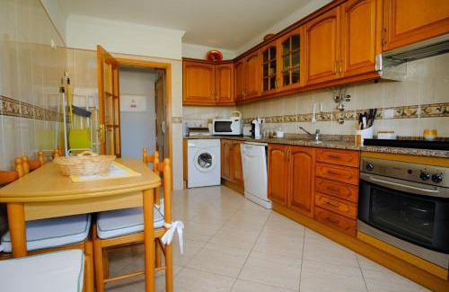 Ferreiras Appartement | Apartamento T2 em condomínio fechado.