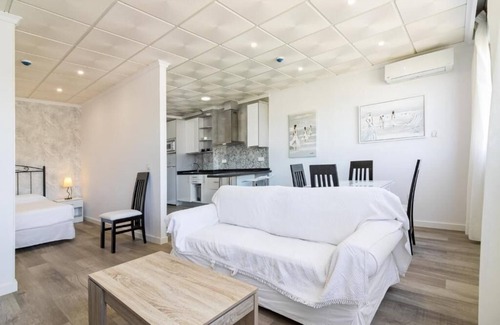 Salobrena Appartement | Apartamentos Avenida Tropical by Bossh