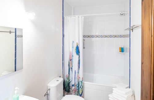 Ucieda de Abajo Appartement | Appartement-Salle de bain-Vue sur Jardin-dos