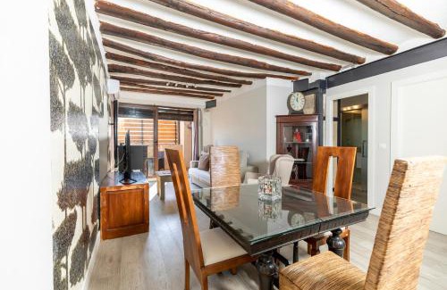 Adahuesca Appartement | Apartamentos Vino Tinto y Restaurante Tomate Rosa