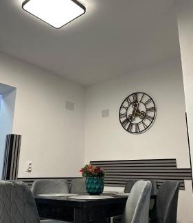Brezoi Appartement | Apartamentul cu vibe de Blues - La un Do Distanta de festival