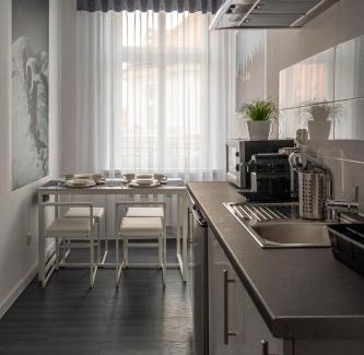 Kalisz Appartement | Apartamenty na Starówce - 3 piętro z widokiem na Ratusz, Rynek Główny i Centrum