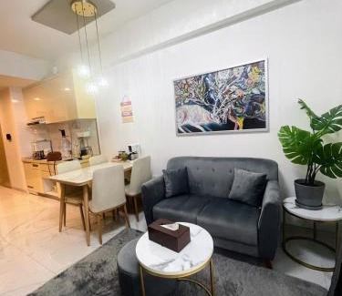 Bumi Serpong Damai Appartement | Apartemen Sky House BSD - Family 2 BR