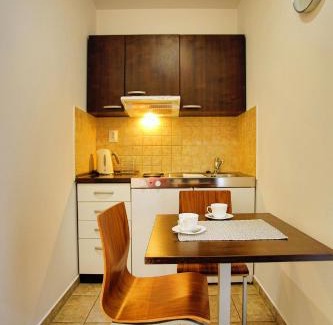 Besenova Appartement | Apartmán Štúdio Lux s terasou Harmony v Thermal Parku Bešeňová s výhľadom na bazény