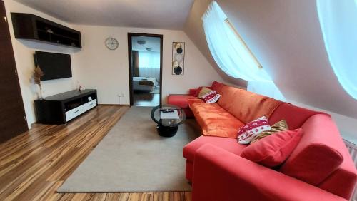 Tajov Appartement | Apartmán Tajov pre 5-6 osôb, privatne parkovanie a terasa