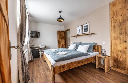 Demanova Appartement | Apartmány Family Tree