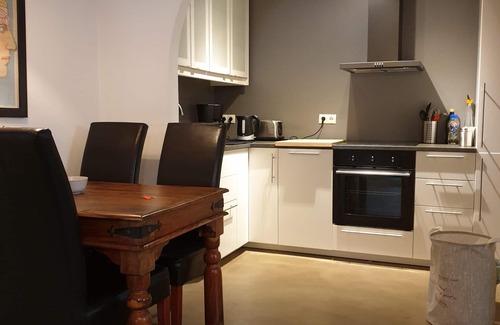 Laugardalur Appartement | Apartm. dans une maison familiale avec 2 chambres. et un salon avec 2 lits