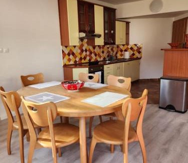 Postojna Appartement | Apartma Nika