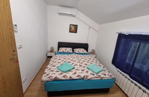 Kambresko Maison | Apartma Patricija - big apartment for 6