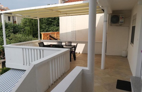 Turanj Appartement | Apartman Nina