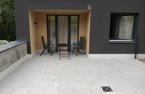 Cerny Dul Appartement | Apartman terasa v Dole