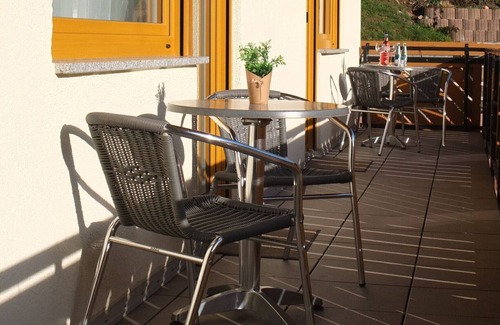 Bad Peterstal-Griesbach Appartement | Apartment 'Schwarzwald' with Mountain View, Private Terrace and Wi-Fi