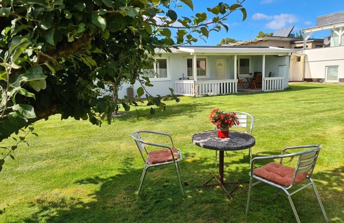 Elmenhorst/Lichtenhagen Appartement | Apartment garden view