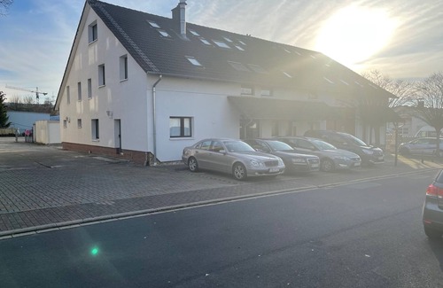 Fuldabruck Appartement | Appartement-Budget-Salle de bain privée séparée-Vue sur la cour