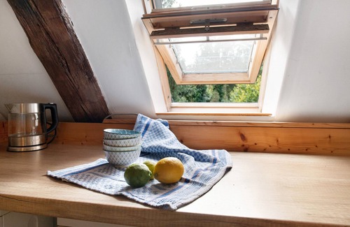 Wardow Appartement | Apartment 'Lemon Attic' with Shared Terrace, Shared Garden and Wi-Fi