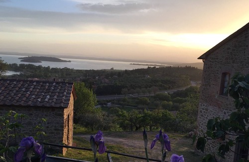 Passignano sul Trasimeno Maison | Apartment for 4/5 Persons, Amazing View on Trasimeno Lake