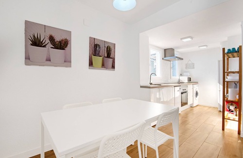 Puig Appartement | Appartement 'Playa Puig' avec piscine partagée, Wi-Fi et climatisation