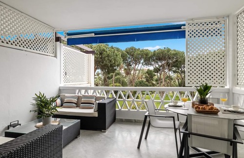 Puerto Banus Appartement | Appartement à Playas del Duque pour 6 personnes| Casa Sevilla 102