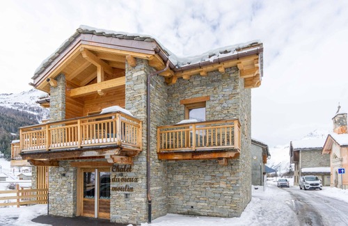 Val Cenis Appartement | Chalet "La Parrachée", avec balcon, Wi-Fi et climatisation