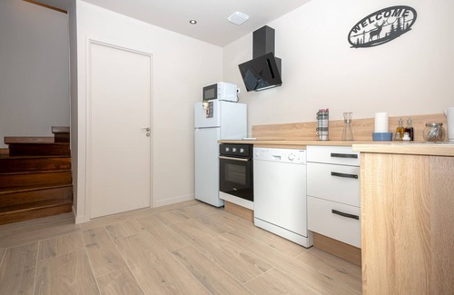 Les Abrets en Dauphine Appartement | Appartement 'La Maison Du Soyeux Ga' avec terrasse privée, Wi-Fi et climatisation