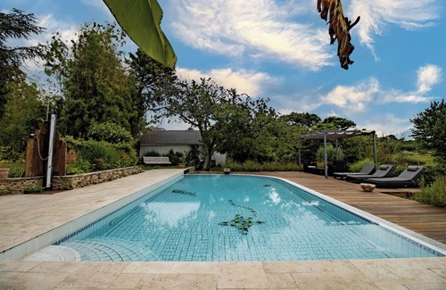 Saint-Romain-la-Virvee Appartement | Appartement 'L'orée Des Vignes' avec piscine partagée, terrasse privée et Wi-Fi