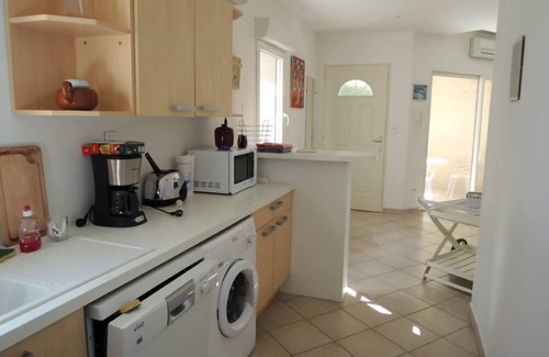 Les Hauts de Villeneuve Appartement | A 4 km d'AVIGNON sur les hauts de Villeneuve les Avignon Appt clim 75 m2 4 pers