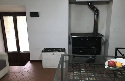 Castiglion Fiorentino Appartement | Apartment with balcony in the Perugia-Siena-Florence triangle