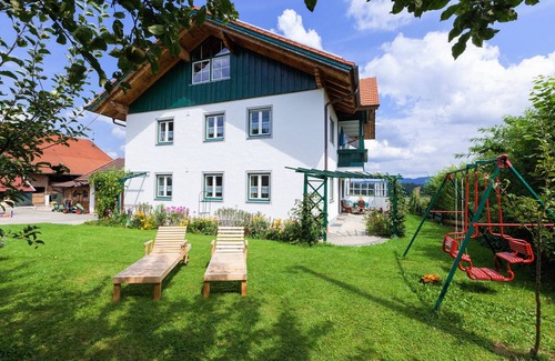 Laufen Appartement | Apartment 1 Abtsee, 100 am up to 4 pers., 2 bedrooms, eat-in kitchen, terrace