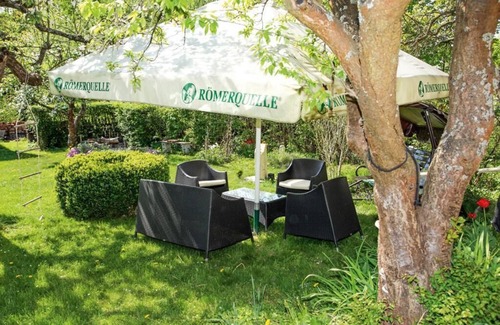 Dobersberg Appartement | Apartment 1 for three people with a view of the garden