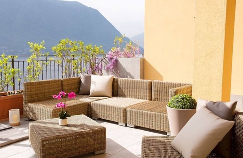 Sala Comacina Appartement | APARTMENT 1 RESIDENCE SALA COMACINA with pool & spa by Italian Apartments.