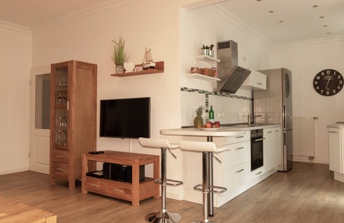 Binz Appartement | Appartement 3 pièces élégant et de qualité avec cheminée, WiFi, parking